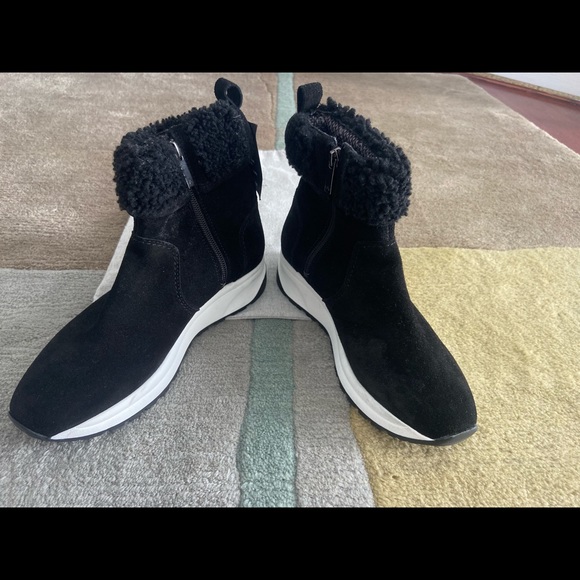 Aquatalia bev waterproof suede bootie( brand new) - Picture 3 of 9